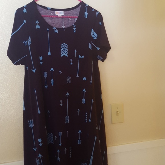 LuLaRoe Dresses & Skirts - Lularoe Carly dress